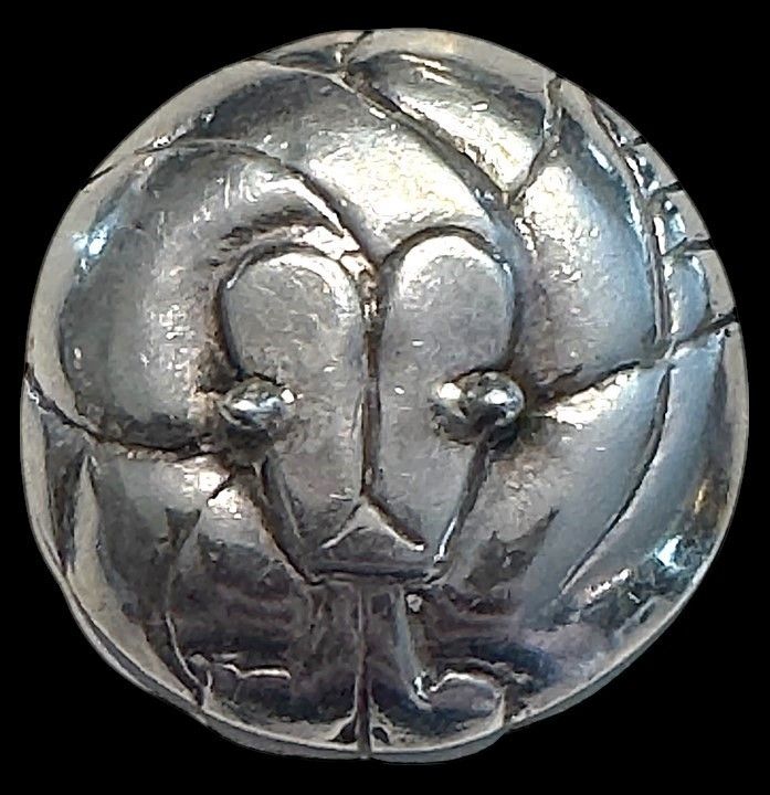 A large size Backmarked silver snake!