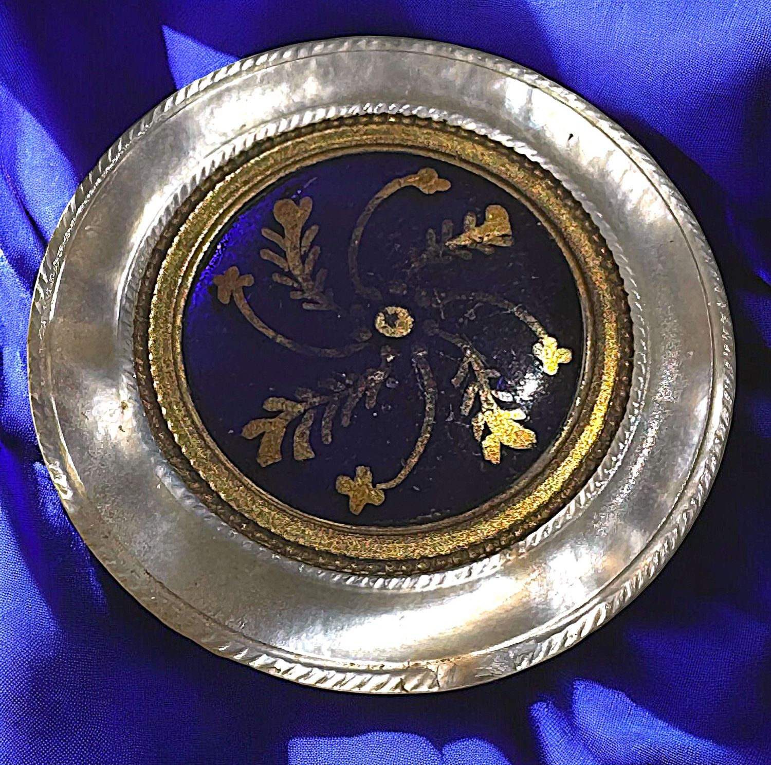 An 18th century Pearl with Cobalt Glass Center!