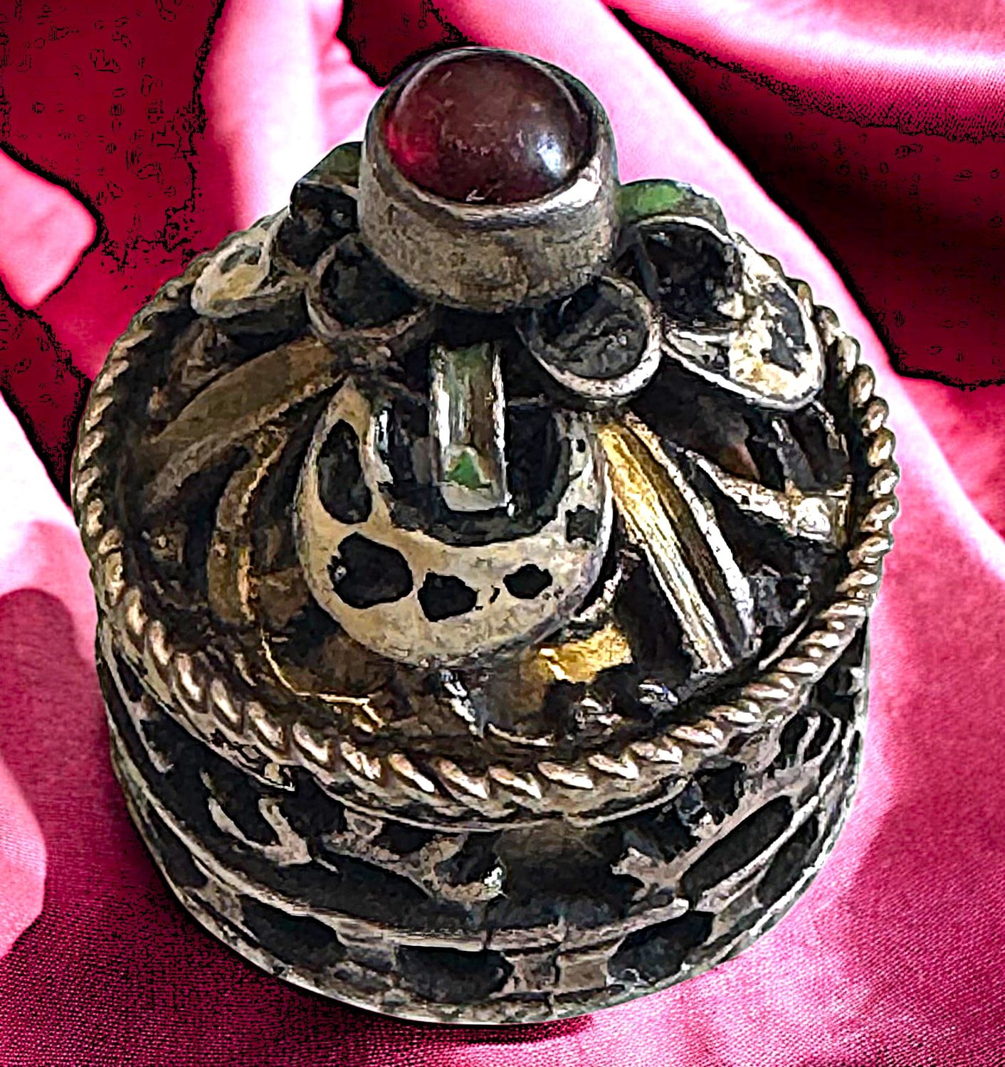 17th century Smugglers Button