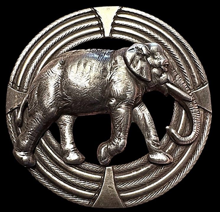 One of several 1930&#39;s French White pictorial Buttons!