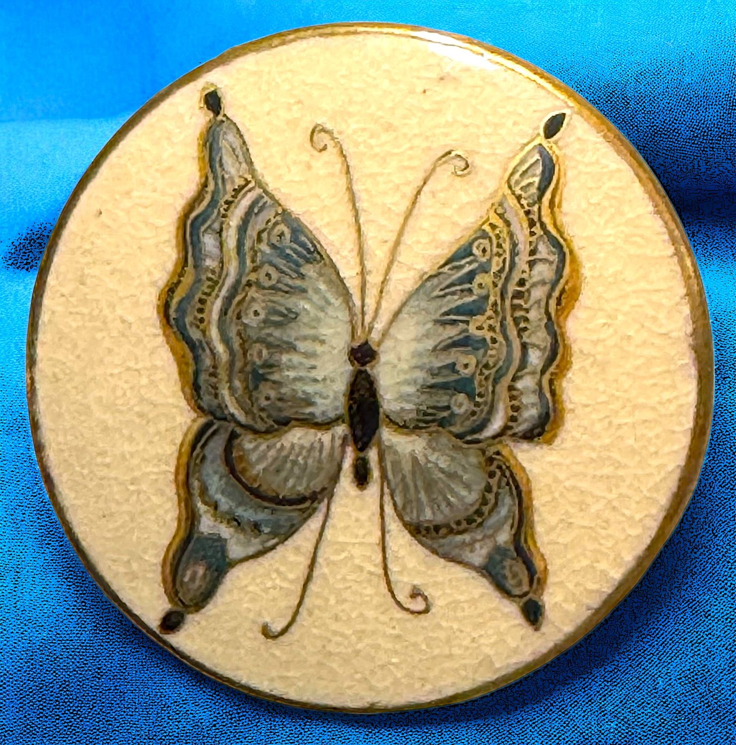 A 1920&#39;s Fabulous extra large Japanese Satsuma Button!