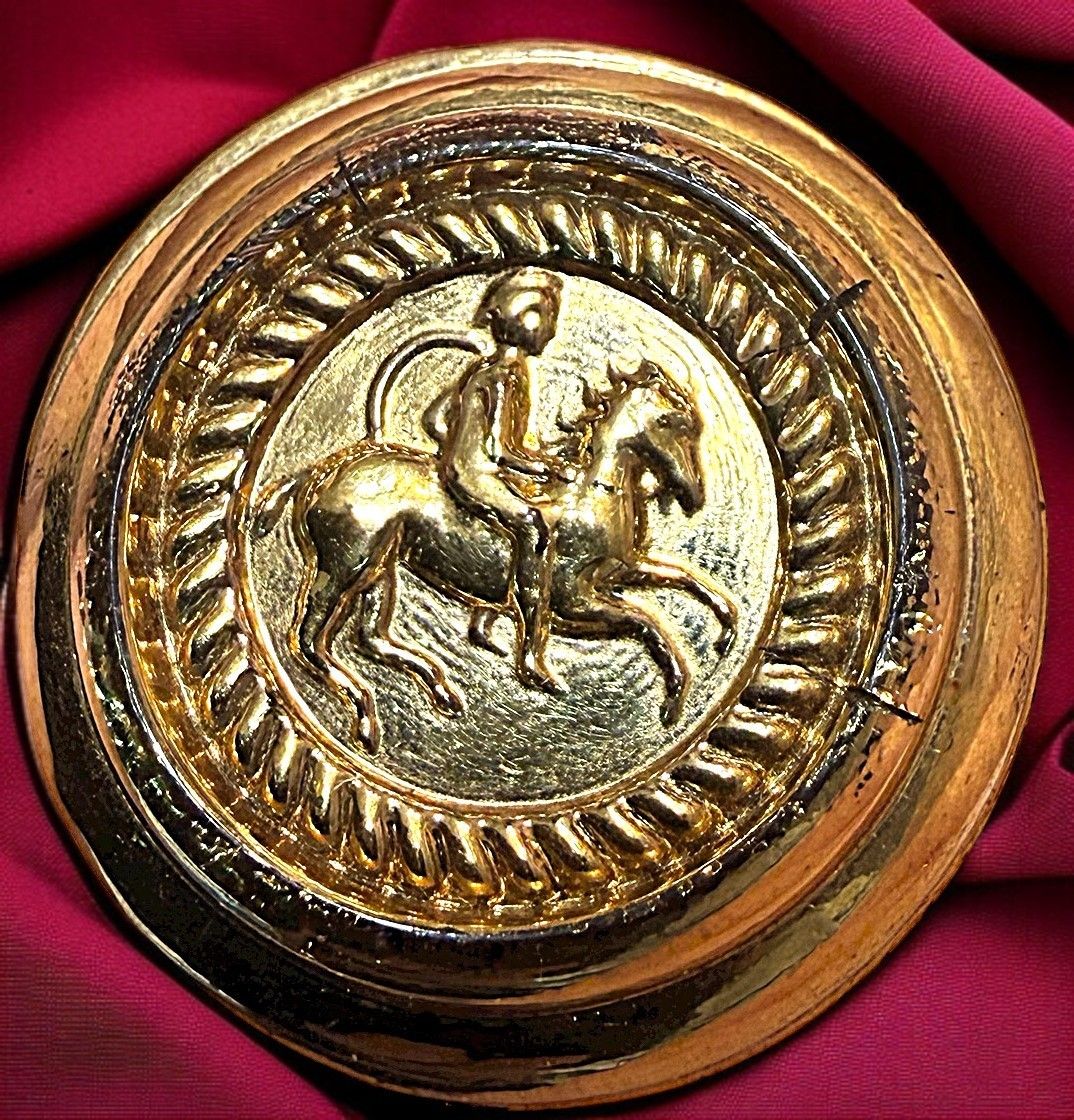 Large Bimini glass pictorial button.