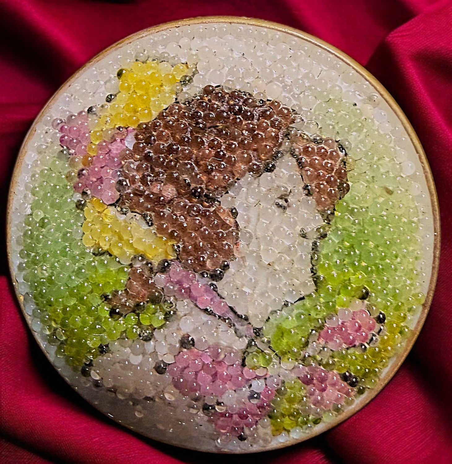 A  SCARCE SIZE MEDIUM CORALENE GLASS PICTORIAL BUTTON!