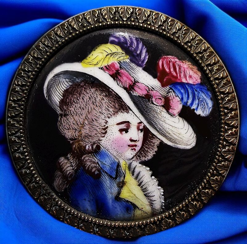 A colorful and beautiful large enamel in metal button!