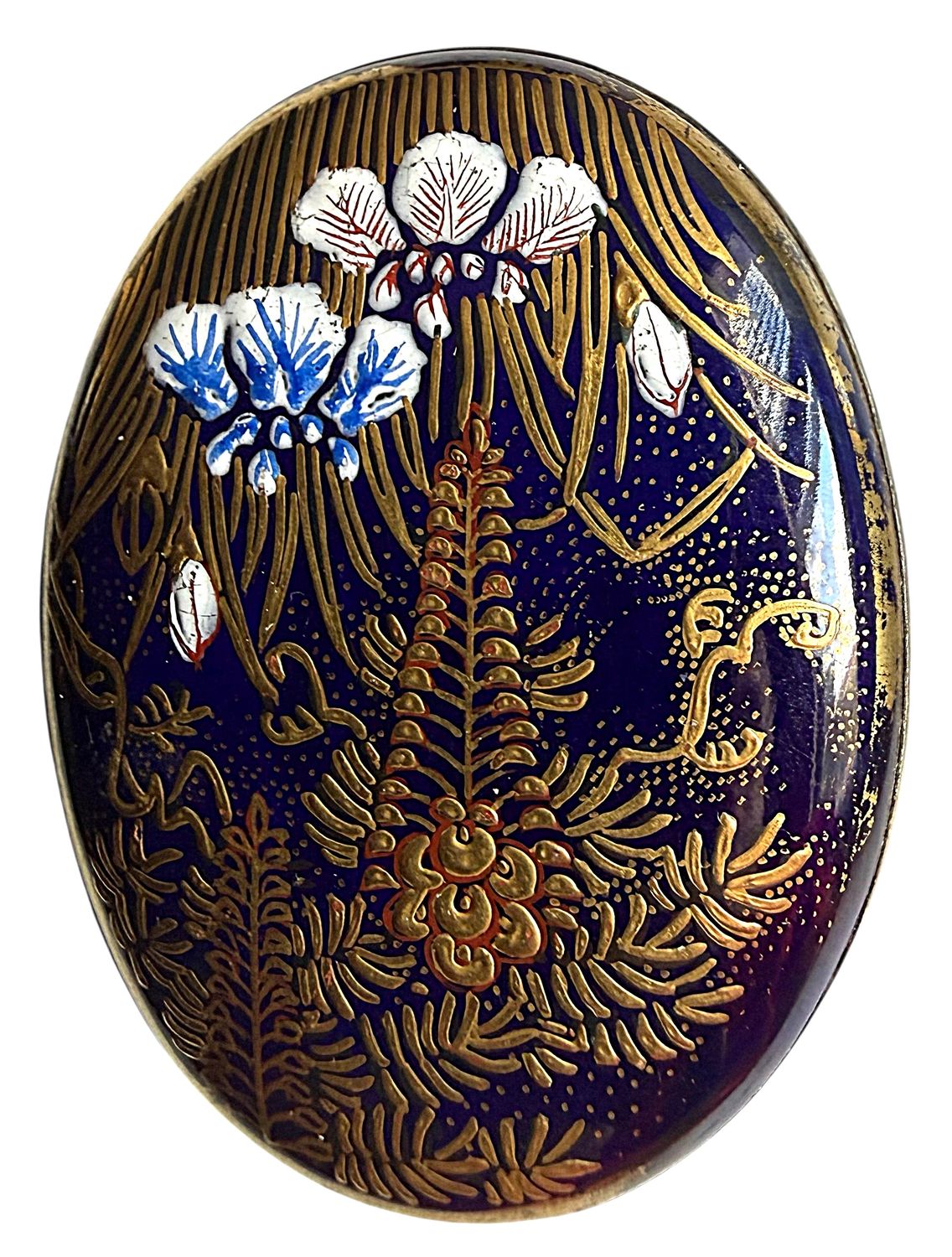 An exquisitely executed division one large oval Japanese Satsuma Button!