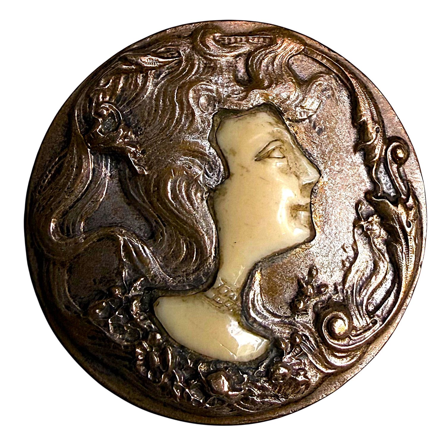 A scarce Large-Medium Art Nouveau button!
