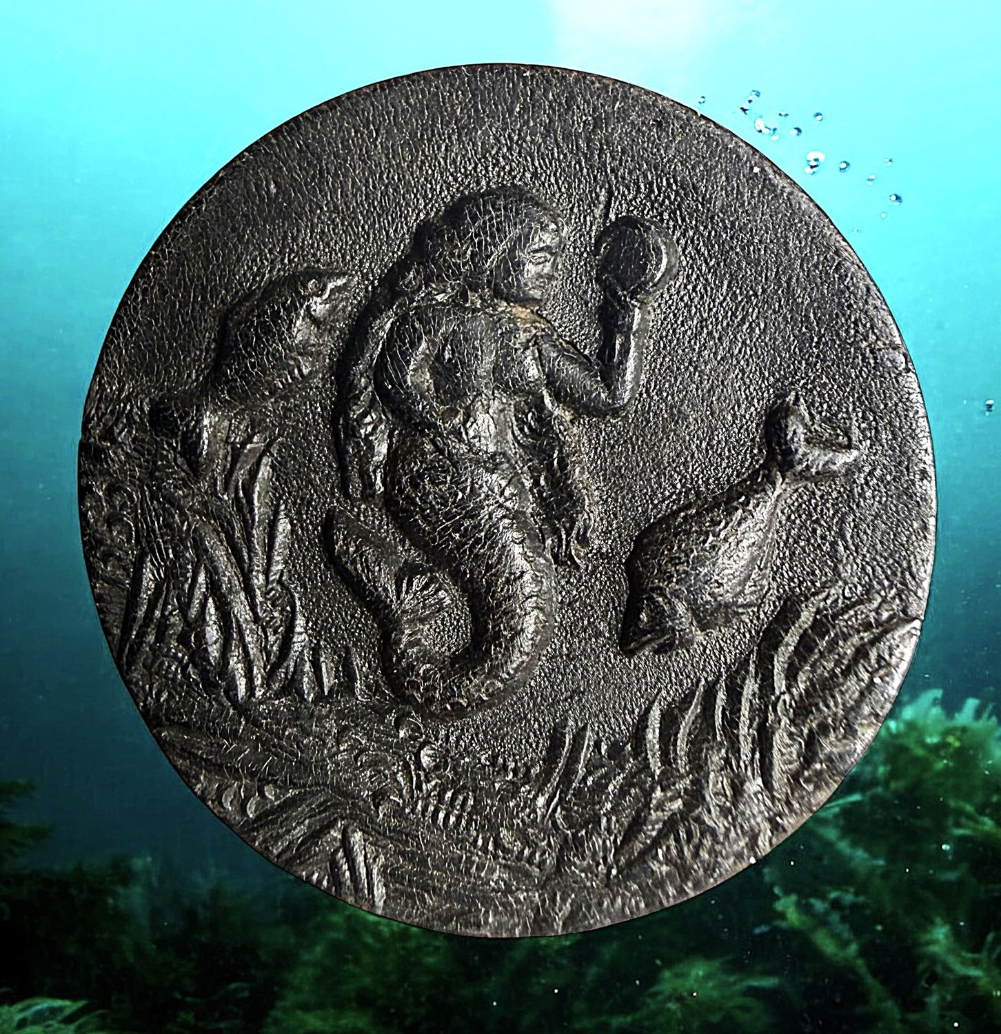 A Rare division one black Molded horn pictorial button!