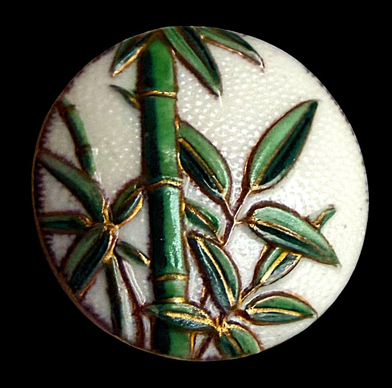 A MEDIUM SIZE JAPANESE ARITA PORCELAIN BUTTON
