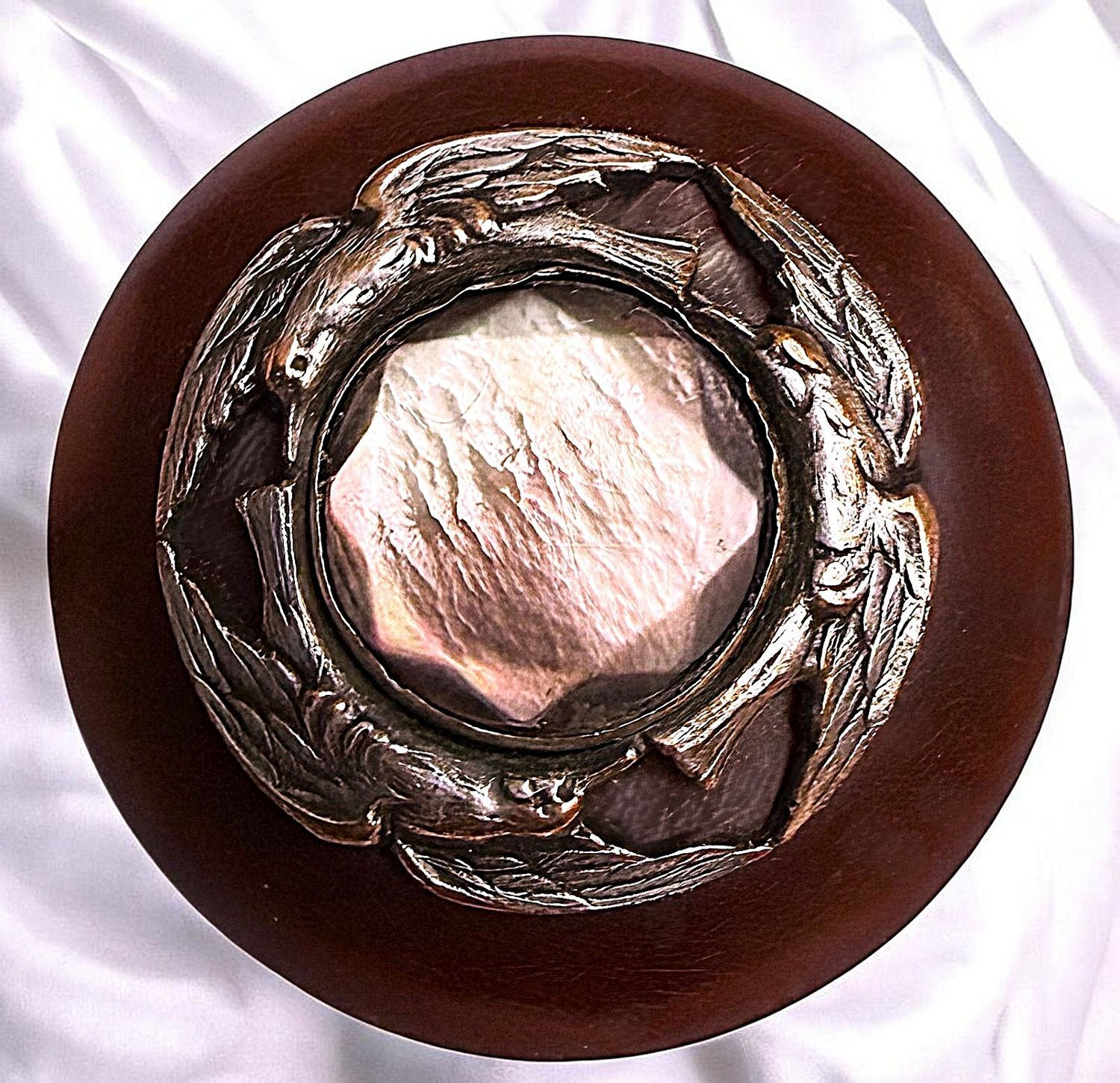 A division one tri design and horn button