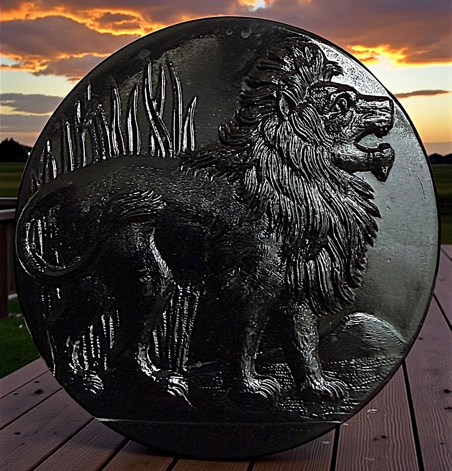 A incredibly detailed Black Glass Lion Button