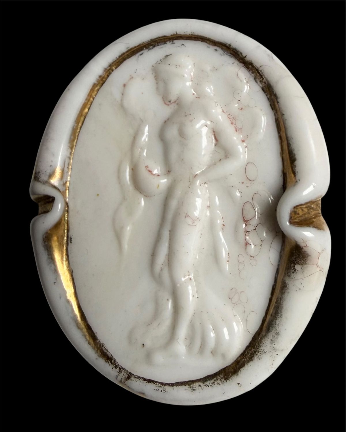 A large size 1940's white pictorial Bimini Glass Button!
