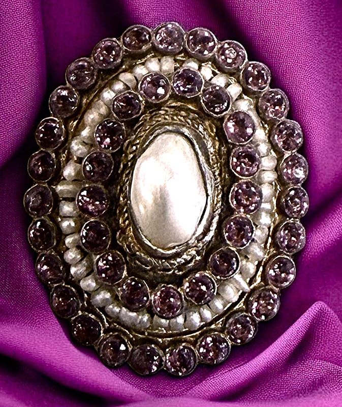 A Gorgeous scarce early gemstone button!