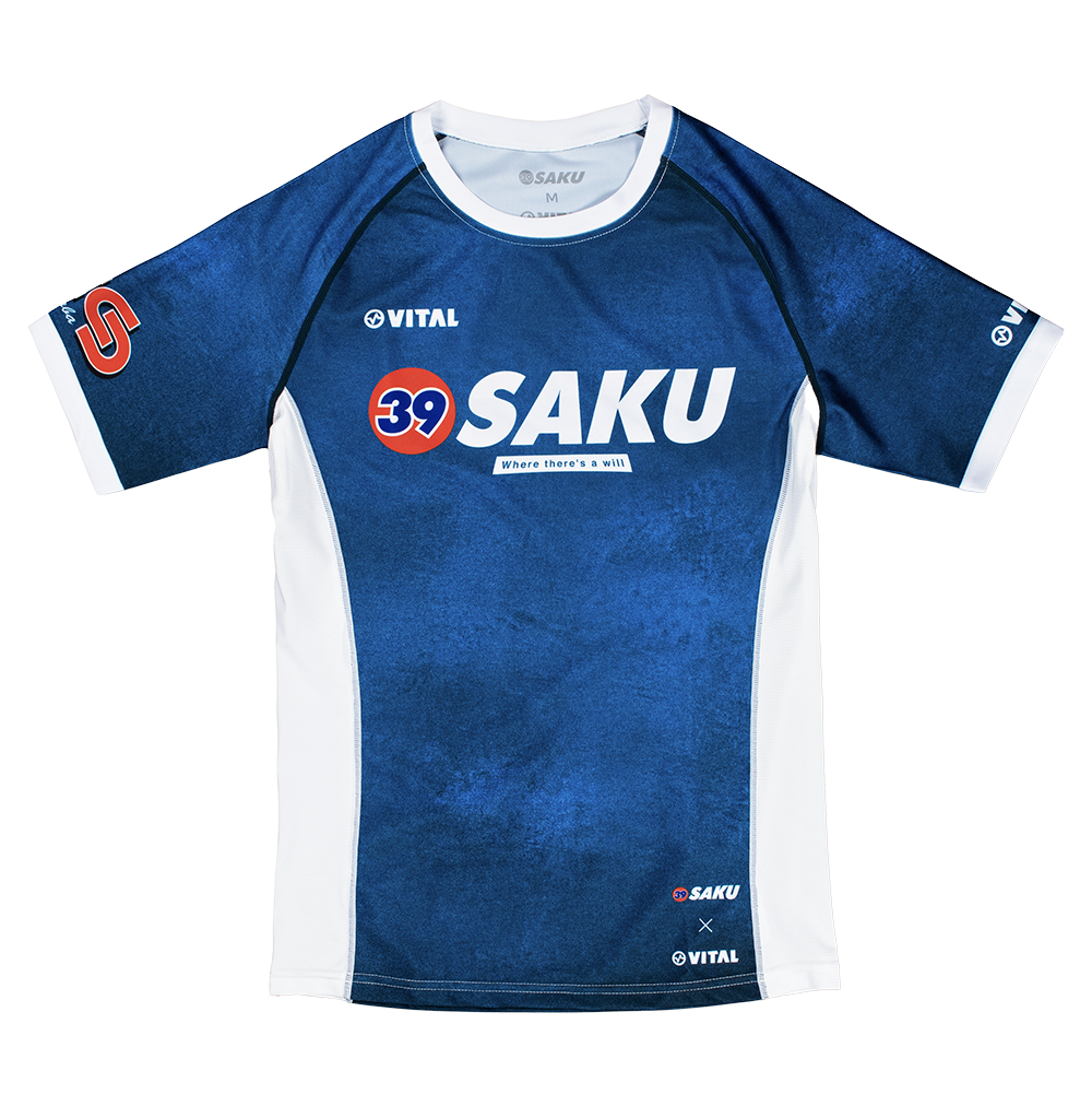 39 SAKU X VITAL RASH GUARD (BLUE)