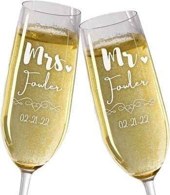 Personalized Wedding Champagne Flutes | Set of 2 Toasting Glasses | Mr. and Mrs. Love Design with Last Name, Date, and Vine | Clear Glass | Fully Customizable