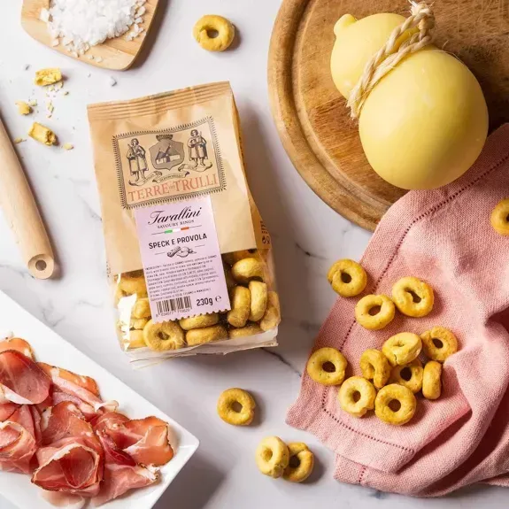 Apulischer Tarallini-Speck und Provola, 230 g Grundpreis 98,90 € / 1 KG Apulischer Tarallini-Speck und Provola, 230 g Grundpreis 98,90 € / 1 KG