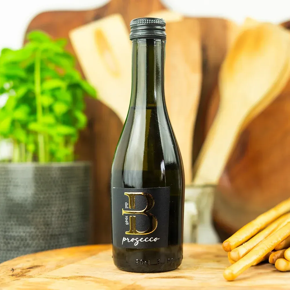 Prosecco DOC Treviso Vino Frizzante, 200ml 24,00 € / 1 L Prosecco DOC Treviso Vino Frizzante, 200ml 24,00 € / 1 L