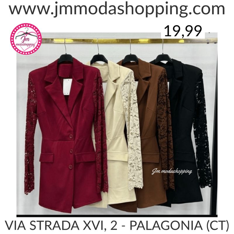 Tutina con maniche in pizzo
