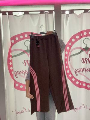 Sotto tuta marrone e rosa Sotto tuta marrone e rosa