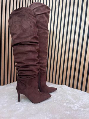 Stivale suede marrone