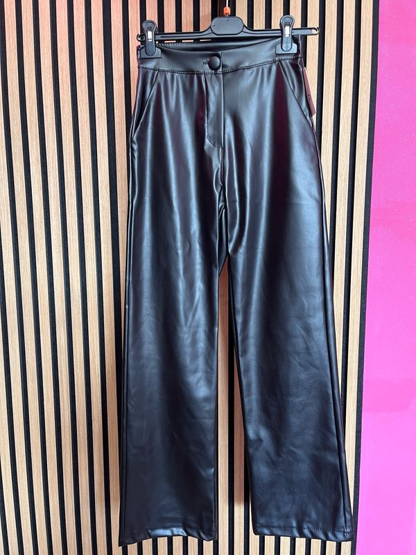 Pantalone in simil pelle