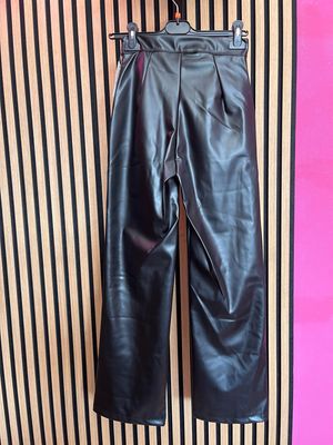 Pantalone in simil pelle
