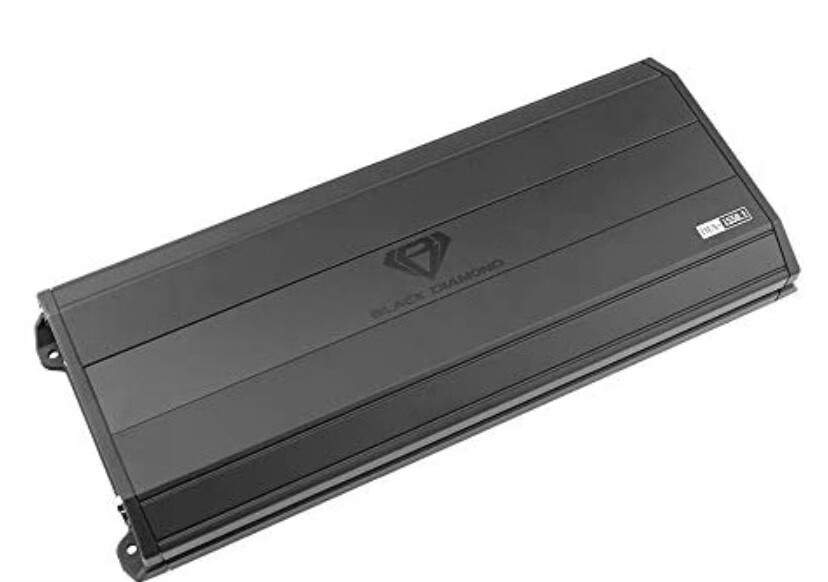 Black Diamond DIA-1550.1 amplifier comes with a remote bass knob included