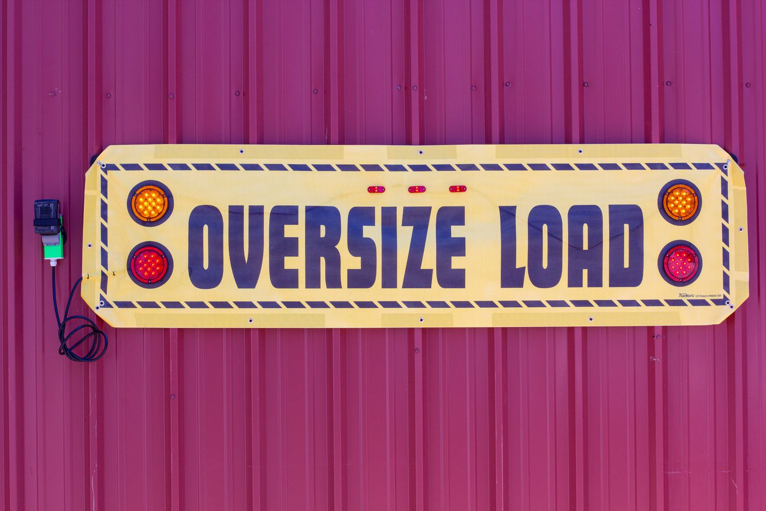 TMBN8SMDW – 8' WIRELESS LIGHTED OVERSIZE LOAD BANNER