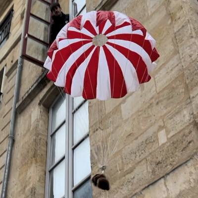 Red & White Round Mini Parachute