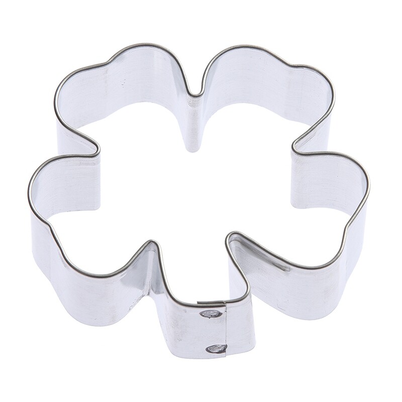Clover Cookie Cutter 2.75 in B8 Clover Cookie Cutter 2.75 in B8