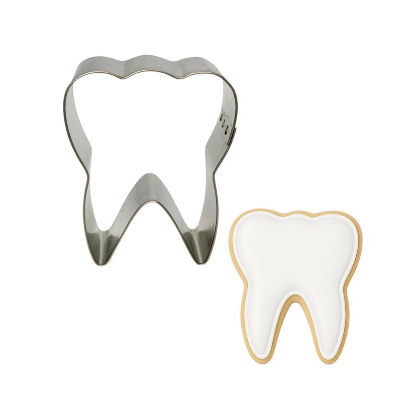 Tooth 3 in  B2021