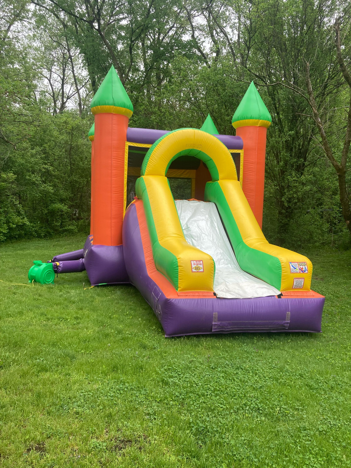 Purple Bouncy House  Dry or Wet 🛝⛲️/Casa de rebote húmeda y seca combinada