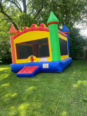 Powerful Bouncy House/Poderosa casa hinchable
