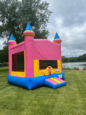 Original Bouncy House! 🎀🎟️  Casa hinchable original!
