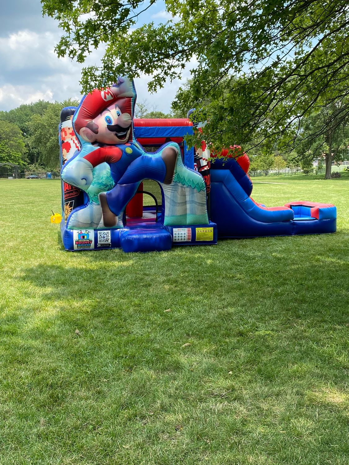 Super Mario Bounce House  📼🎮