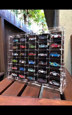 RPC-506 Wallmountable Acrylic Display Case for 30 Car Enamel Pins