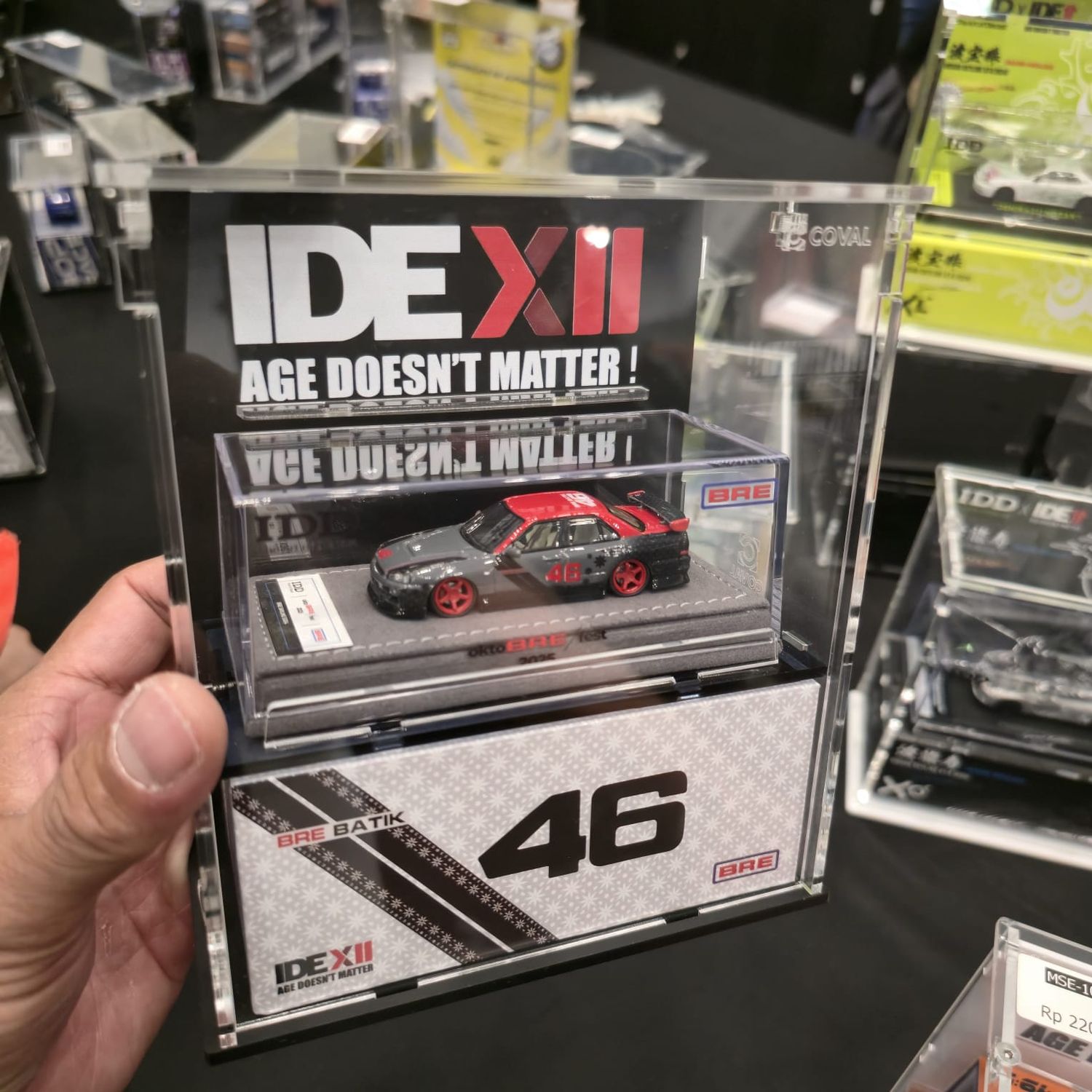 MSE-102IDE Acrylic Display Cabinet for INNO 64 Car and Giftbox *IDE XII Exclusive