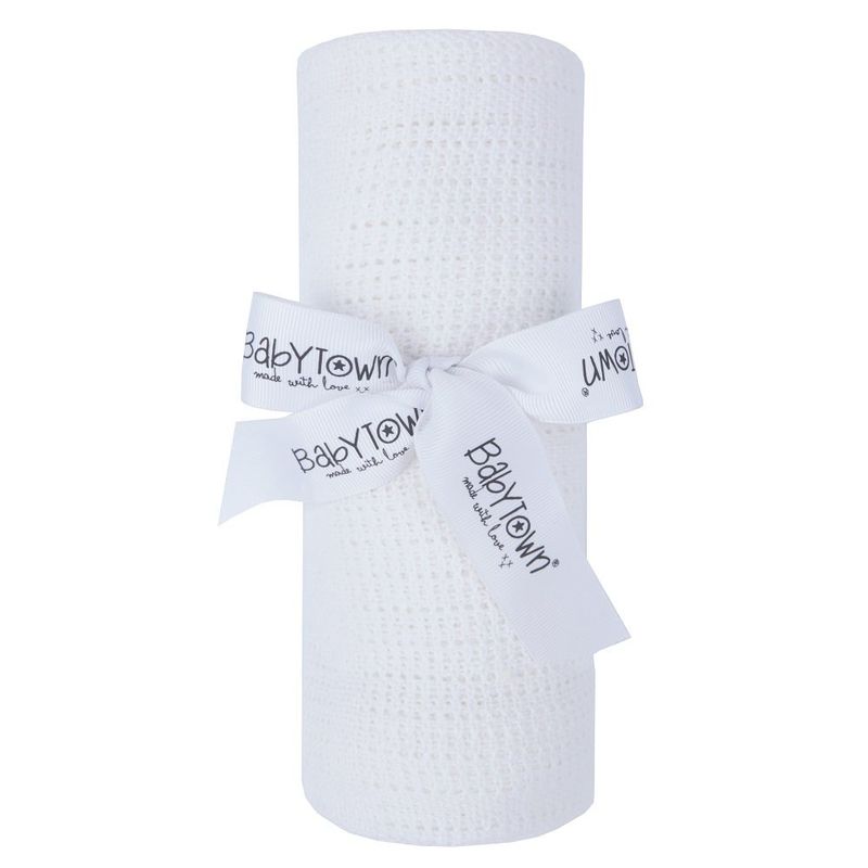 white cellular blanket