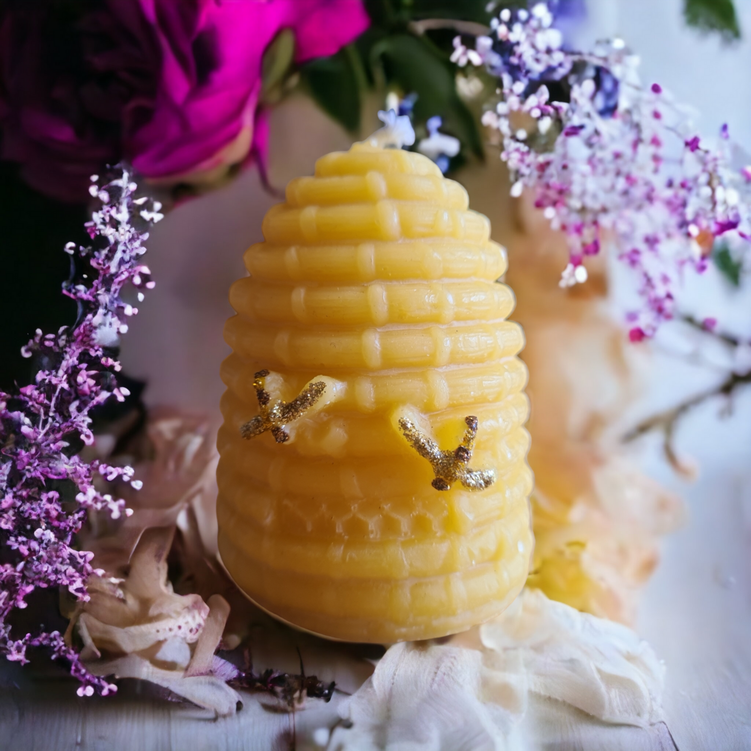 Echte Bienenwachskerze "Bienenkorb" mit Glitzerdekor ca.150 g - 160 g