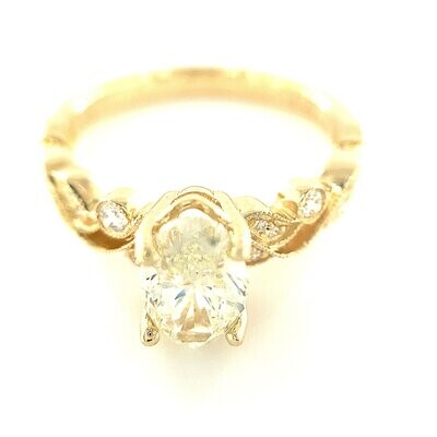 14k Yellow Gold Vintage Style Ring with 1.00 Carat Oval Diamond Center