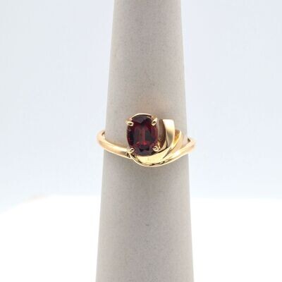 14kt Yellow Gold Asymmetrical Garnet Ring