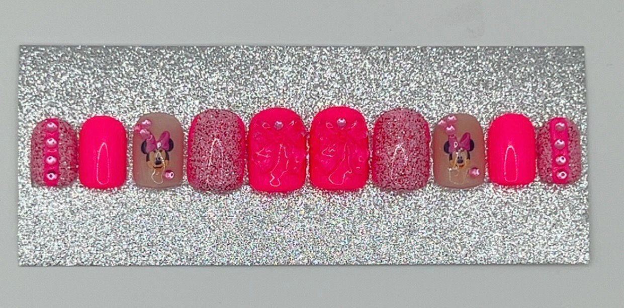 Pink Minnie Mouse
