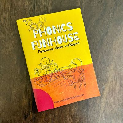 Phonics Funhouse - A Reading book to master phonics .Suitable for 3-6 years