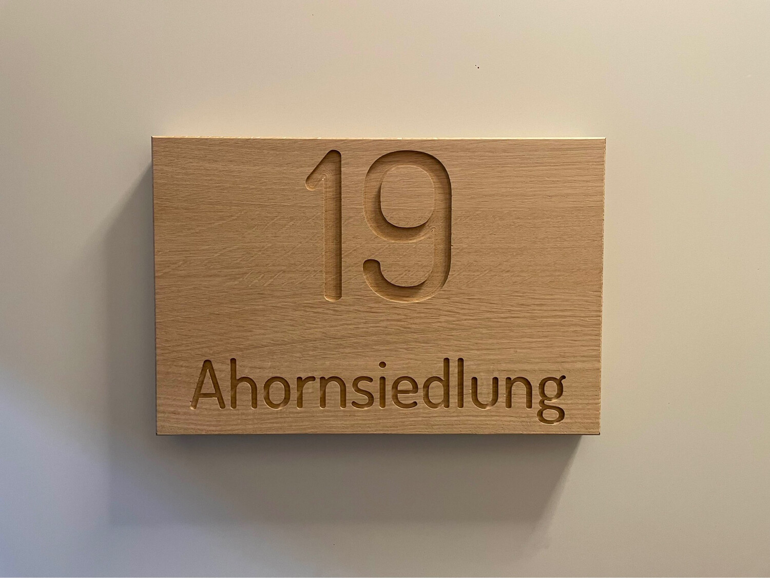 Hausnummernschild aus Eichenholz ca. 30 x 20cm