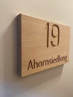 Hausnummernschild aus Eichenholz ca. 30 x 20cm