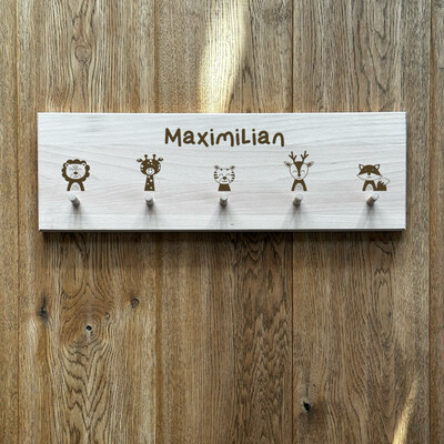 Kindergarderobe in drei verschiedenen Größen, Personalisiert, Garderobe