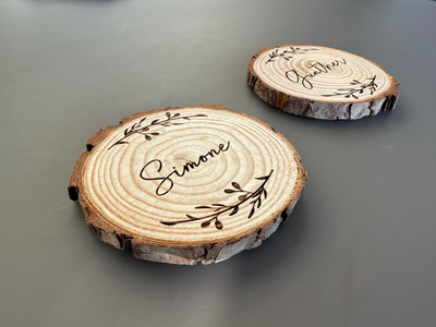 Untersetzer, Platzkarte, Baumscheibe mit Name personalisiert oder Wunschdesign ab € 5,- Stück