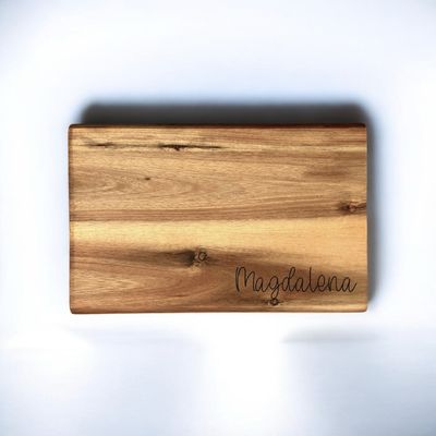 Personalisiertes Jausenbrett aus Akazienholz – mit Namen graviert für die ganze Familie (23 x 15 x 1 cm) – Staffelpreise verfügbar!