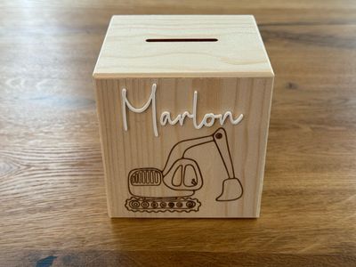 Personalisierte Spardose aus Holz – Bagger-Motiv mit Name