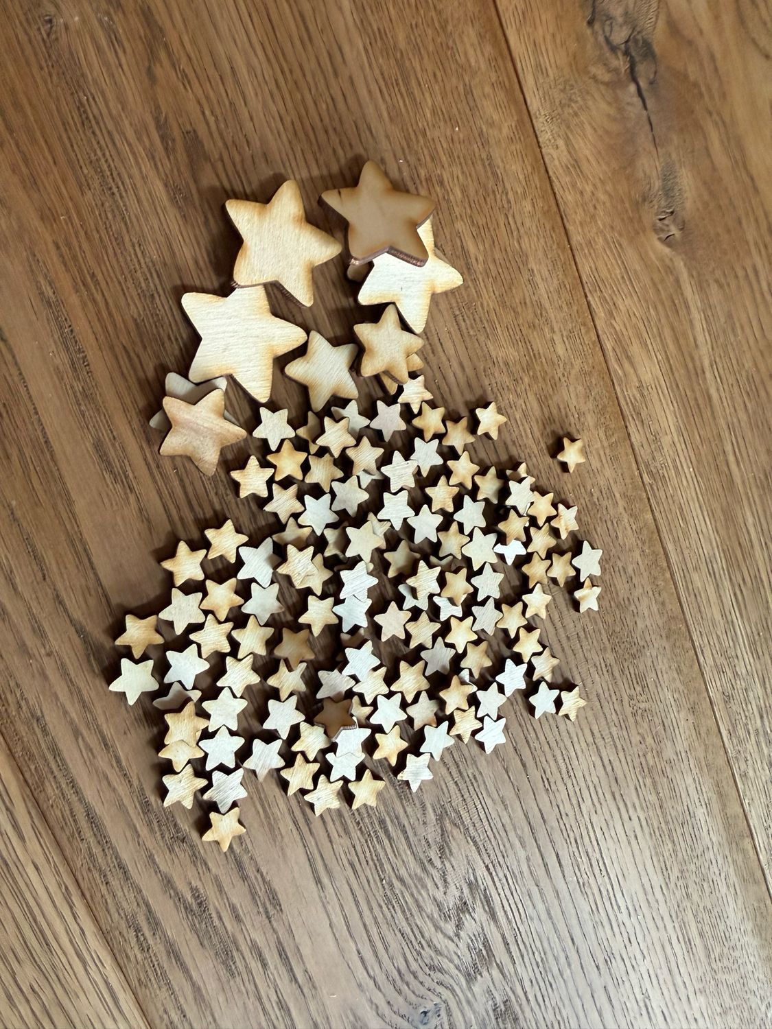 Streudeko Sterne in drei verschiedenen Größen aus Birkesperrholz 20g