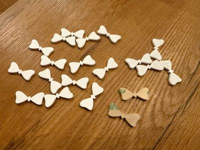 Mascherl weiß aus Acryl zum Basteln, Schleife, selbstklebend, Set 20 Stück